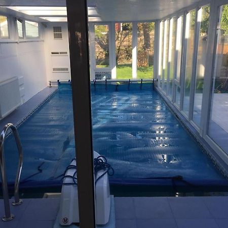 River House With Heated Pool June To Sep & Garden Туикнем Экстерьер фото